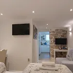 Cozy - 5 Min Walk To Old Town & Bacvice *