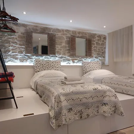 Appartement Cozy - 5 Min Walk To Old Town & Bacvice