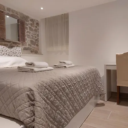 Daire Cozy - 5 Min Walk To Old Town & Bacvice *
