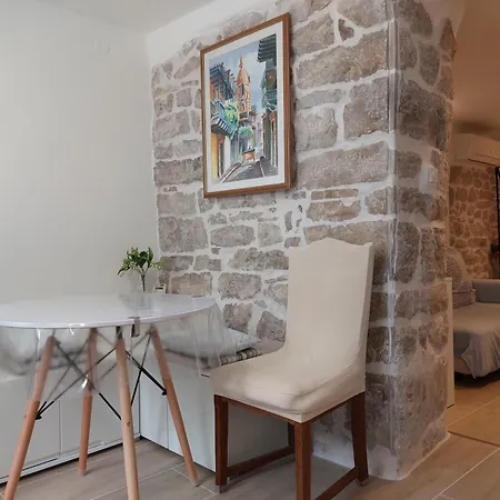 2024 Newly Renovated Apt-5 Min Walk To Old Town * Split