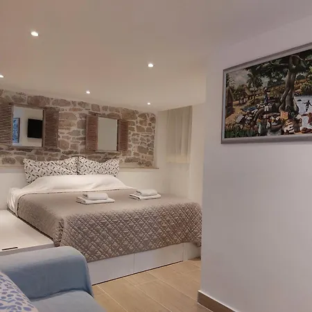 2024 Newly Renovated Apt-5 Min Walk To Old Town Split