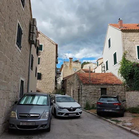 Cozy - 5 Min Walk To Old Town & Bacvice *
