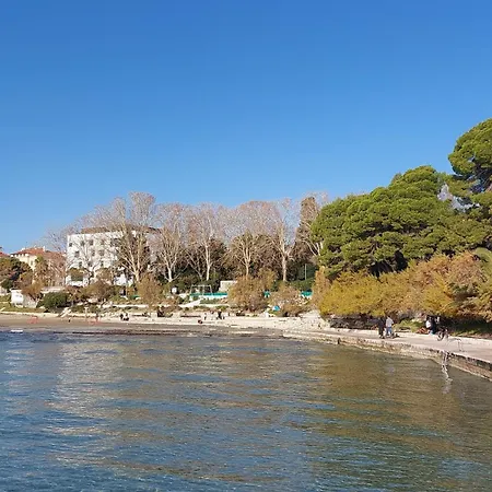 Cozy - 5 Min Walk To Old Town & Bacvice Apartman